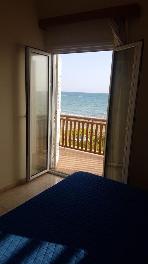 Panorama Beach House, 5 Meters To The Sea Перволія Екстер'єр фото