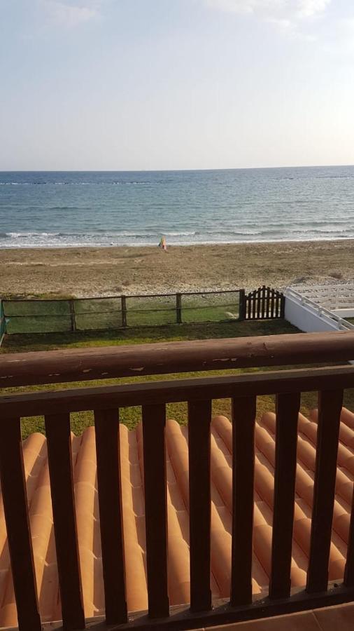 Panorama Beach House, 5 Meters To The Sea Перволія Екстер'єр фото